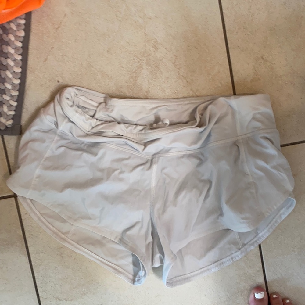 LULULEMON SPEED UP SHORT 2.5 INCH